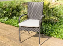 Wicker-Stapelstuhl Schwarz